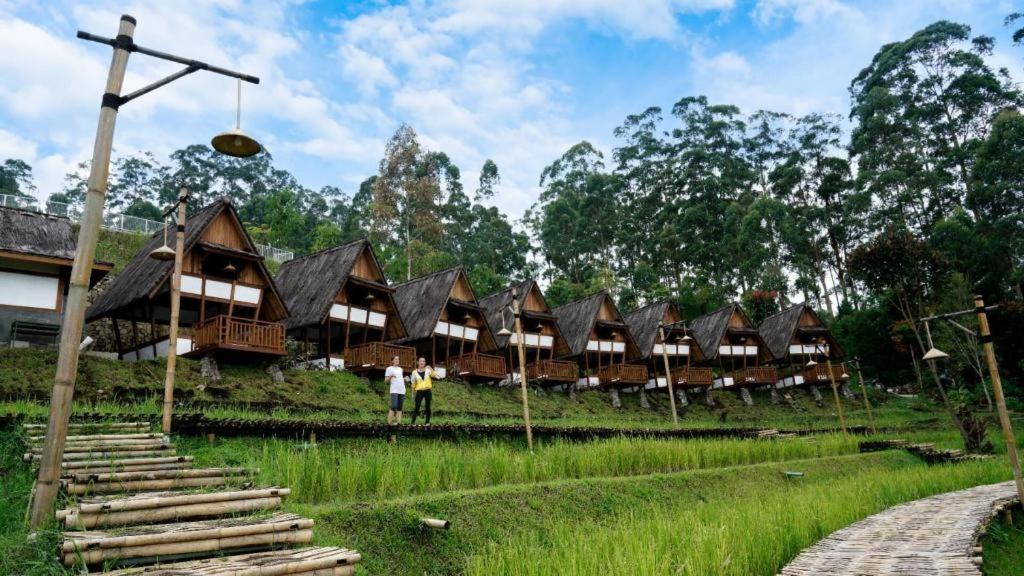 Dusun Bambu Resort Lembang Luaran gambar
